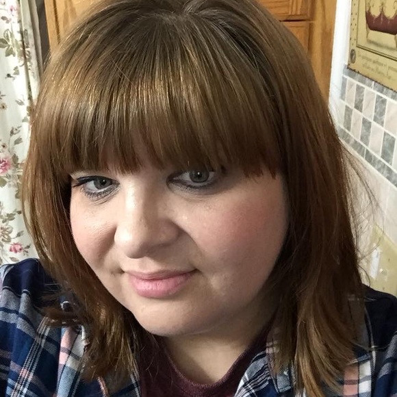 Meet your Posher, Danette - Picture 3 of 5